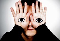 עינים בידים